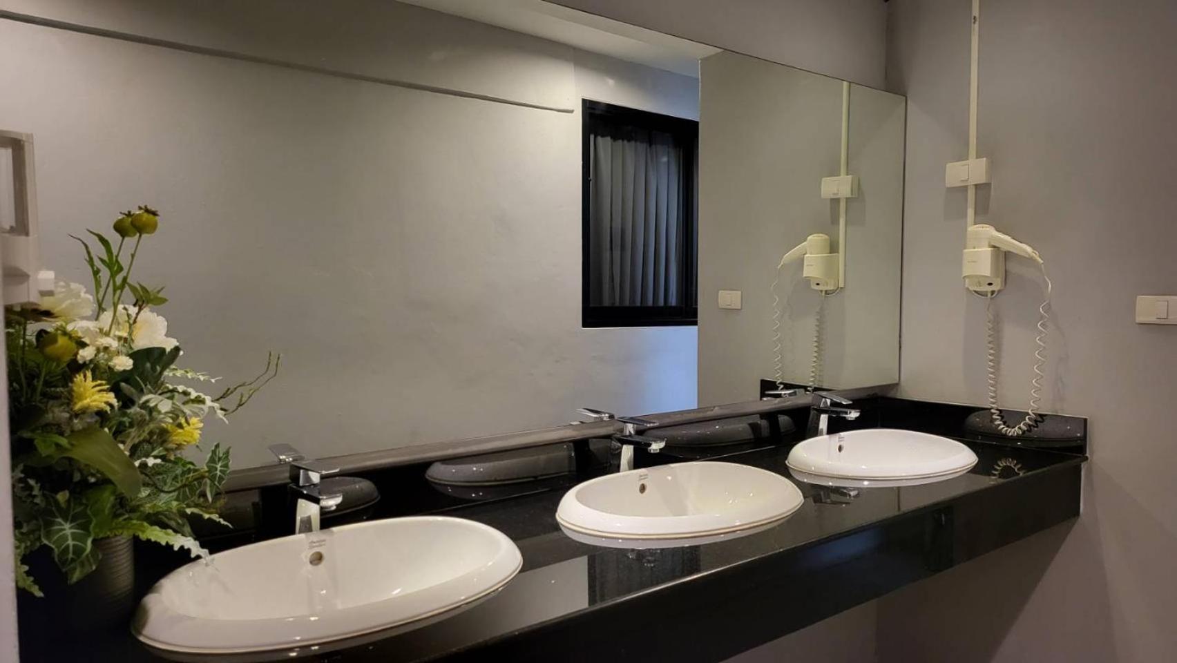 Terminal58Hostel@Town Ban Lo Long エクステリア 写真